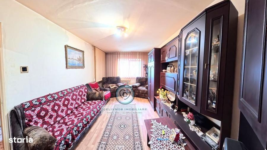 Apartament cu 3 camere decomandat în Malu Roșu