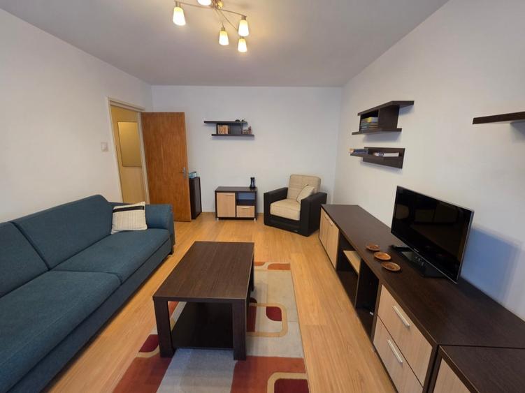 Apartament cu 3 camere decomandat în 1 Decembrie 1918