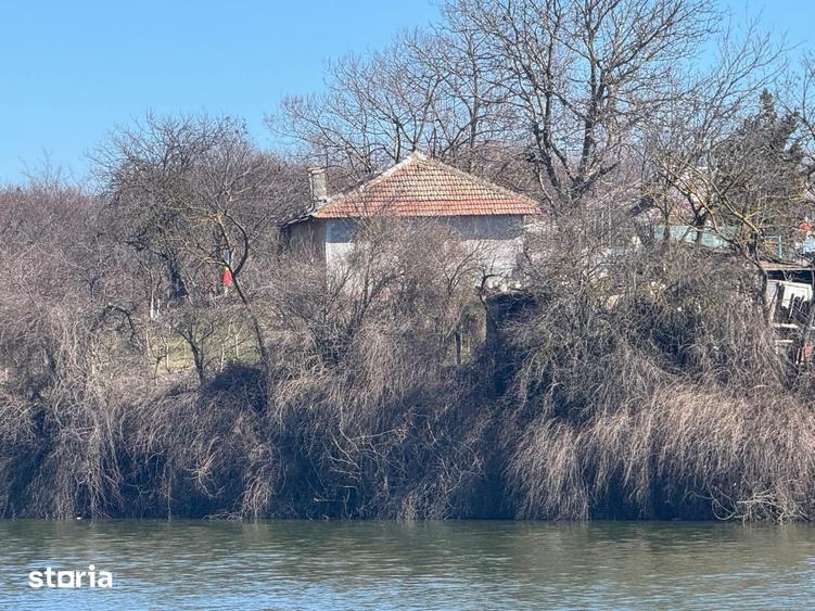 Teren de 1800 mp, în Găneasa