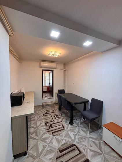 Apartament cu 2 camere decomandat în Craiovița Nouă