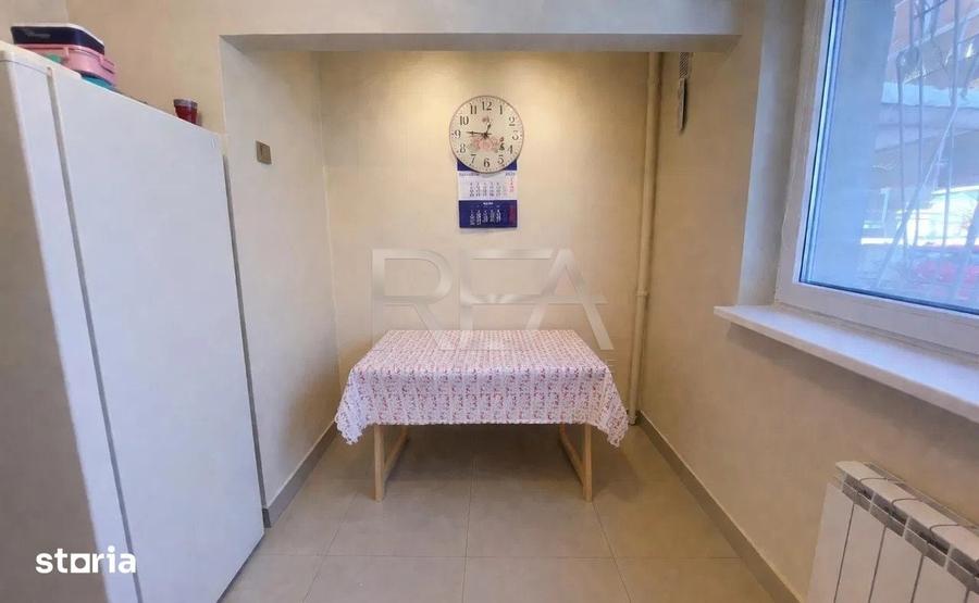 Apartament cu 3 camere semidecomandat în Pajura