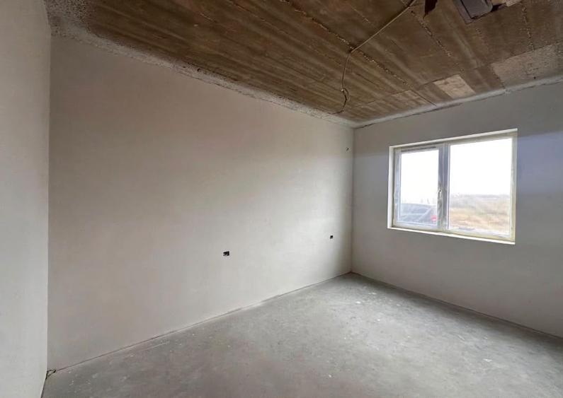 Duplex cu 5 camere cu Canalizare în Ghiroda