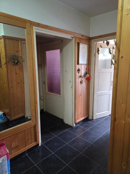 Apartament cu 3 camere decomandat în Calea Doftanei