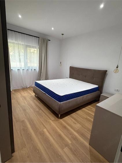 Apartament cu 3 camere decomandat în Malu Mare