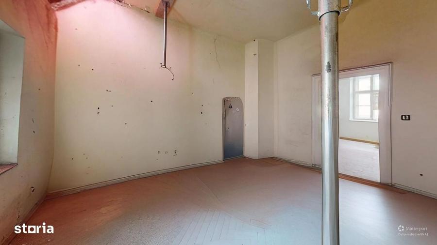 Apartament cu 4 camere în Centrul Istoric