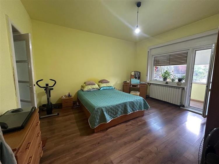 Apartament cu 2 camere decomandat în Vest