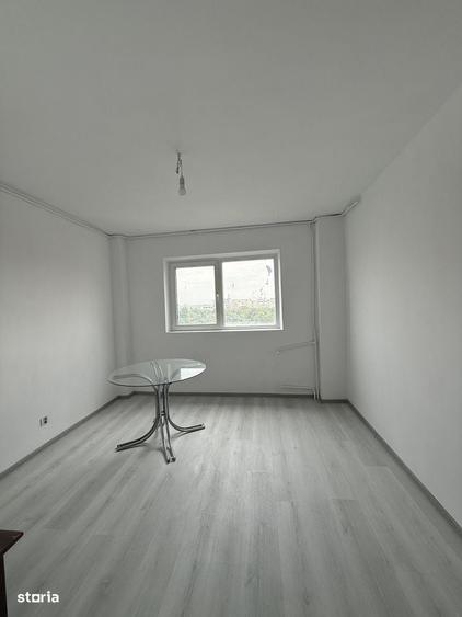 Apartament cu 2 camere decomandat în Crângași