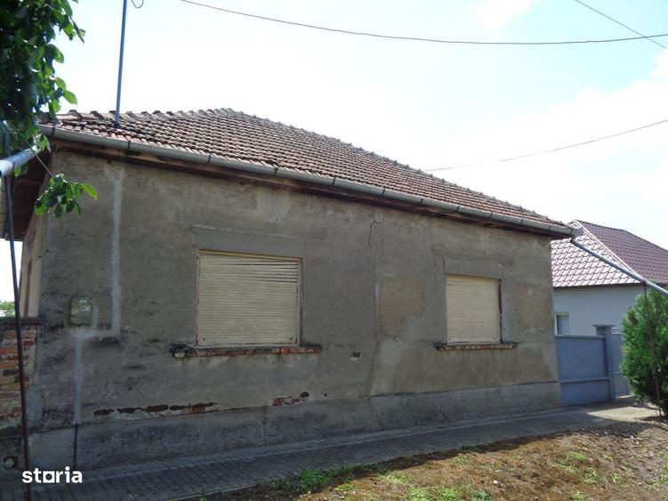 Casă cu 3 camere cu Teren 748 Mp în Central