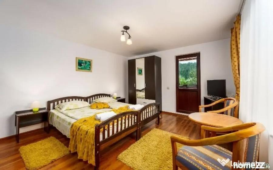 Apartament cu 9 camere decomandat în Mănăstirea Humorului