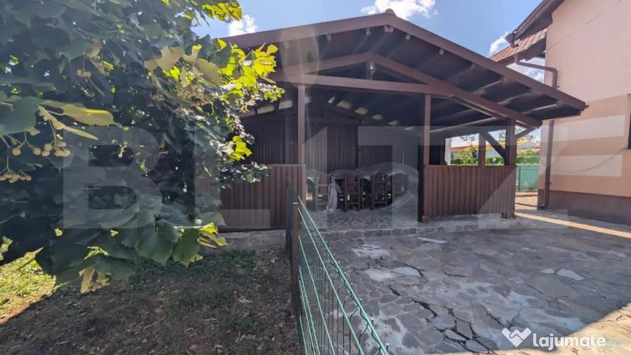 Casă cu 4 camere cu Teren 300 Mp în Central