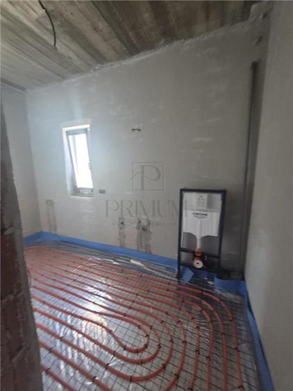 Duplex cu 4 camere cu Canalizare în Moșnița Nouă
