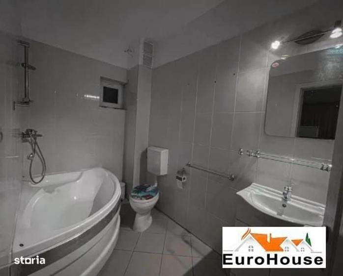 Casă cu 4 camere în Cetate