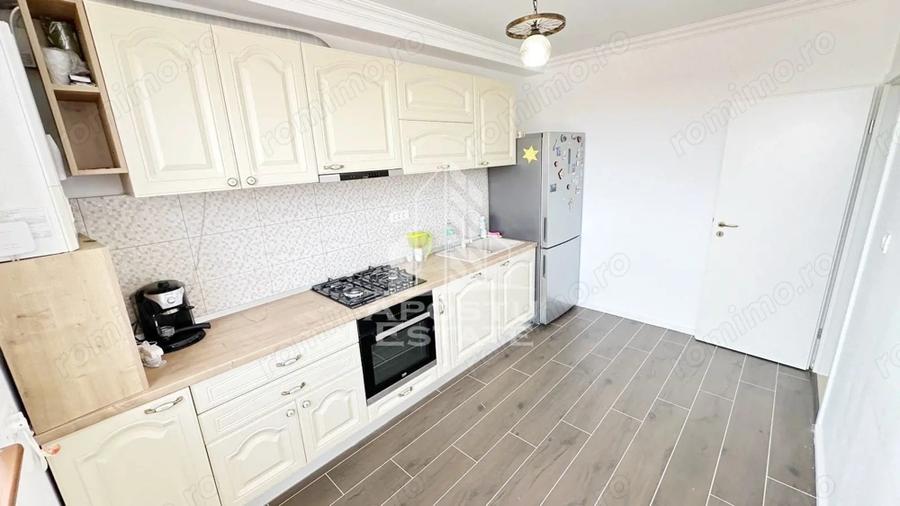 Apartament cu 3 camere semidecomandat, mobilat în Giroc