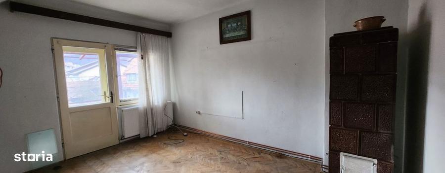 Garsoniera cartier Noua, str. Astra nr. 4, mansarda la casa, 45 mp ! - 1