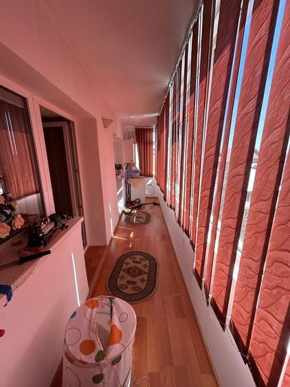 Apartament cu 3 camere decomandat în Ciritei