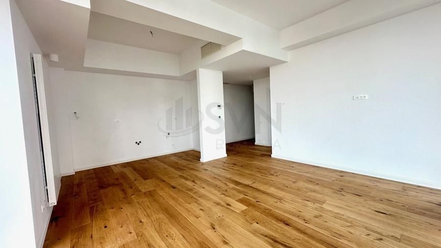 Apartament cu 3 camere semidecomandat în Aviației