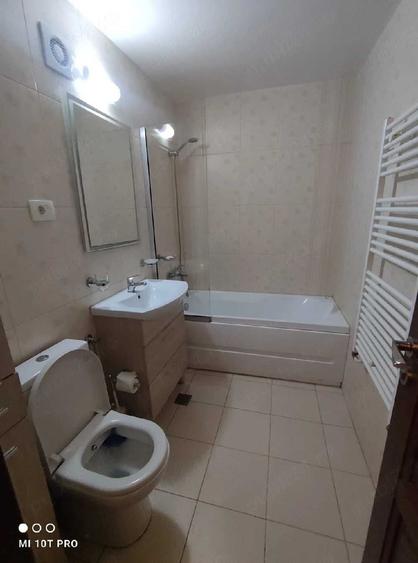 Apartament cu 3 camere decomandat, mobilat în Găvana