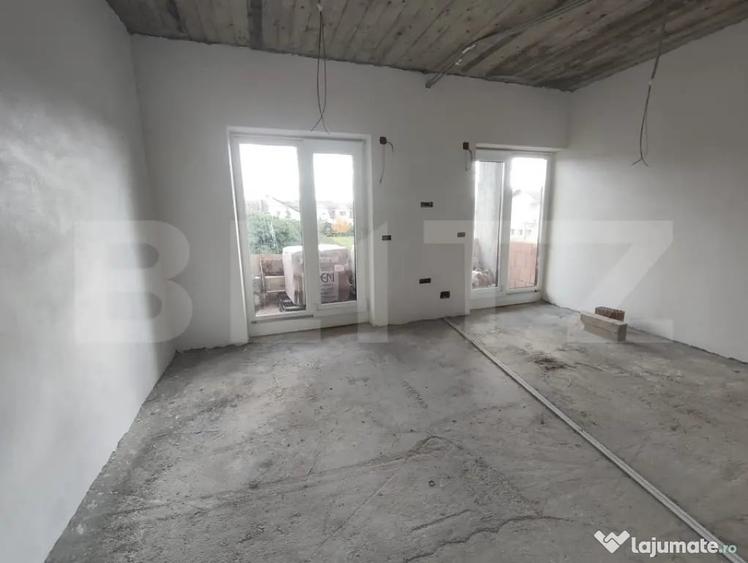 Casă cu 7 camere cu Teren 980 Mp în Sânmartin