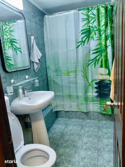 Apartament cu 3 camere decomandat în Nerva Traian