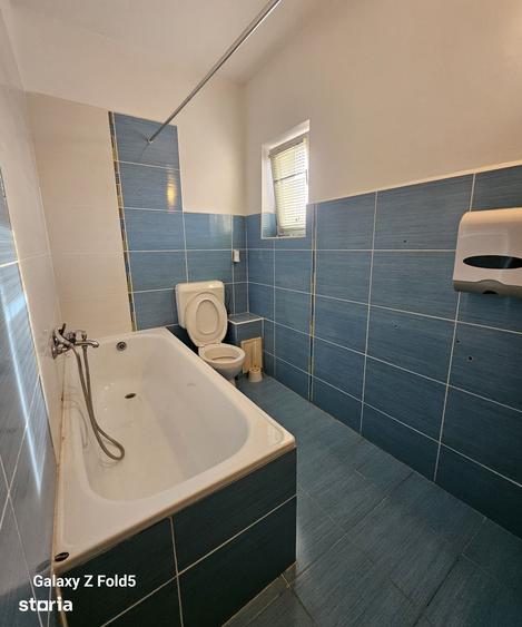 Casă cu 4 camere semidecomandat cu Teren 250 Mp în Europa