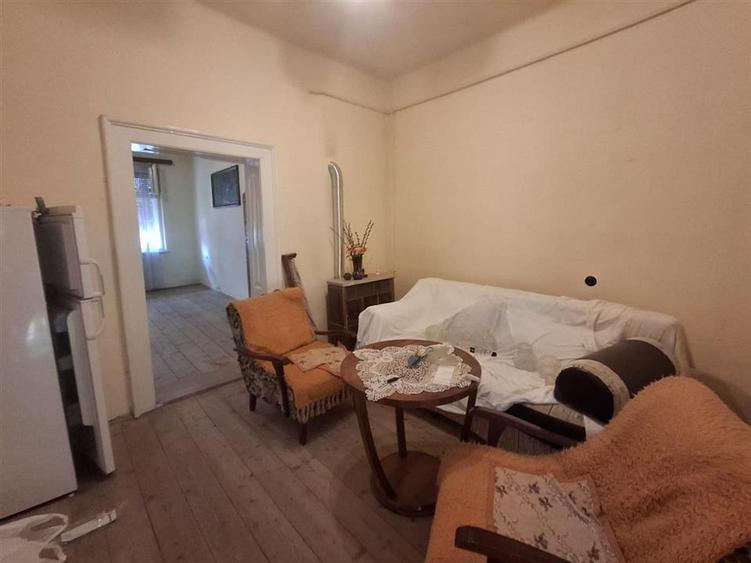 Apartament la casa 2 camere pivnita parcare zona Terezian - 7