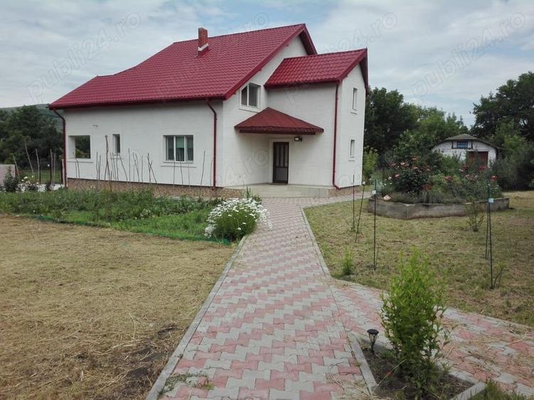 Casă cu 4 camere cu Teren 1500 Mp în Izvoru Dulce (Beceni)