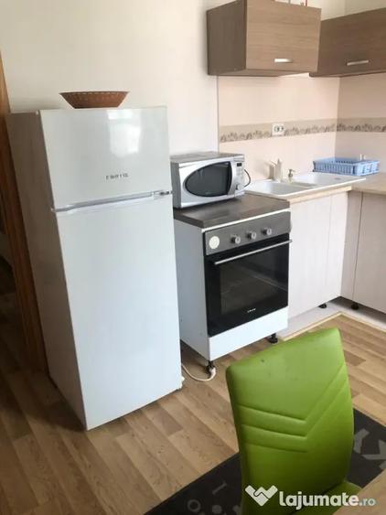 Garsonieră decomandată în Borhanci