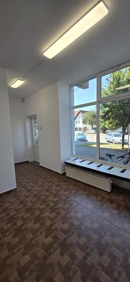 Spațiu comercial, de 48 mp, în Central