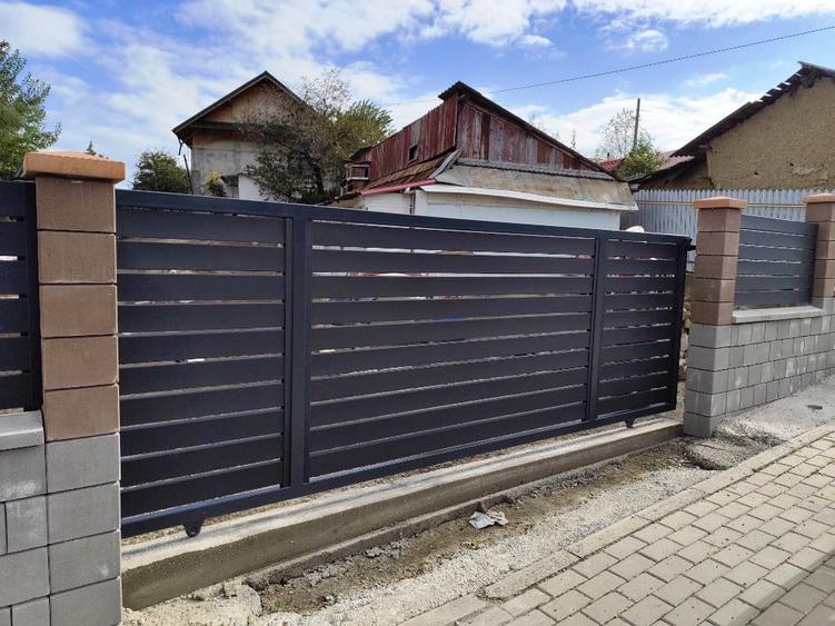 Casă cu 2 camere cu Teren 1100 Mp în Brodoc