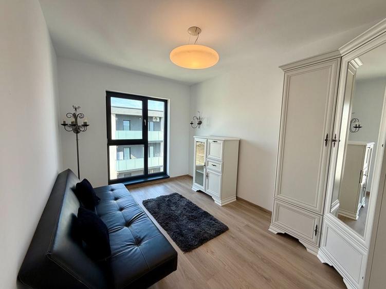 Apartament cu 3 camere decomandat, mobilat în Cristian