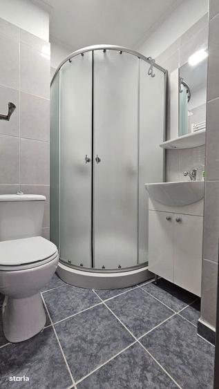 Apartament cu 4 camere în Tractorul