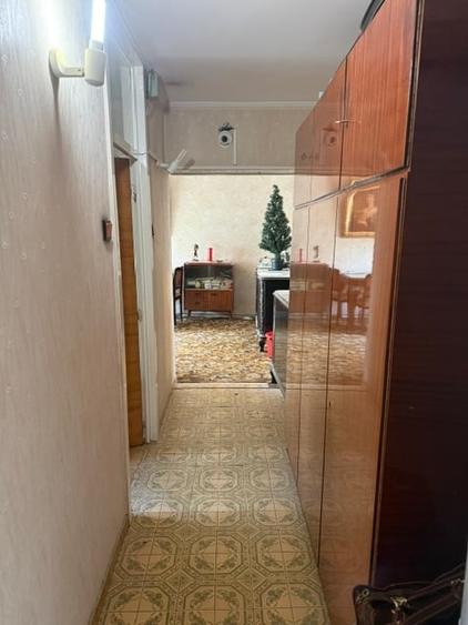 VANZARE AP 3 CAM PIATA IANCULUI METROU - 2