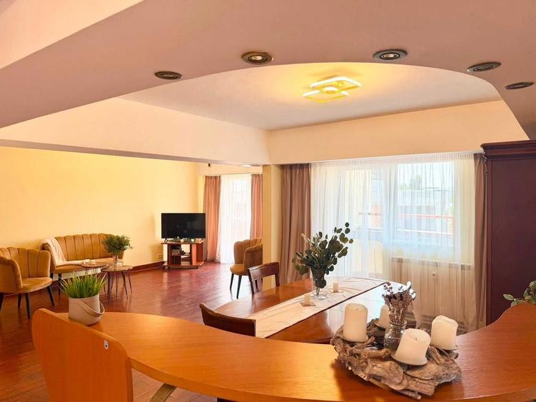 Apartament cu 3 camere decomandat în Unirii