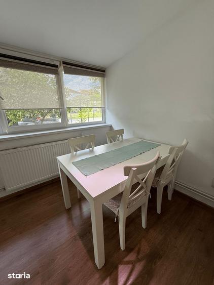 Apartament cu 4 camere semidecomandat, mobilat în Exterior Vest
