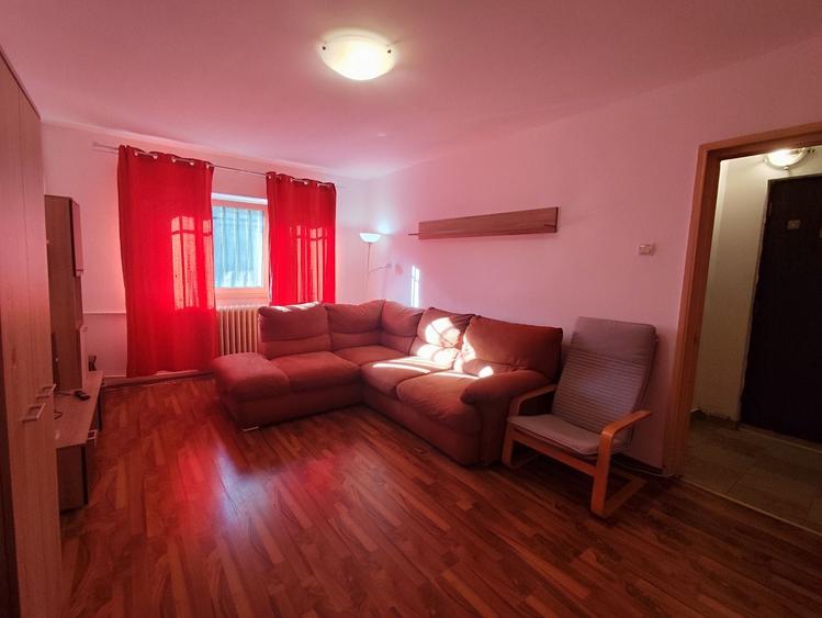 Apartament cu 2 camere decomandat în Crângași