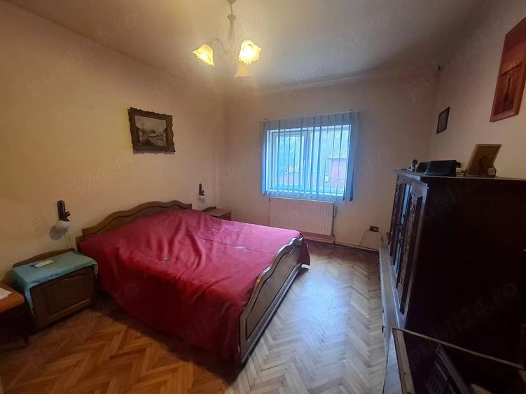 Casă cu 2 camere cu Teren 600 Mp în Central