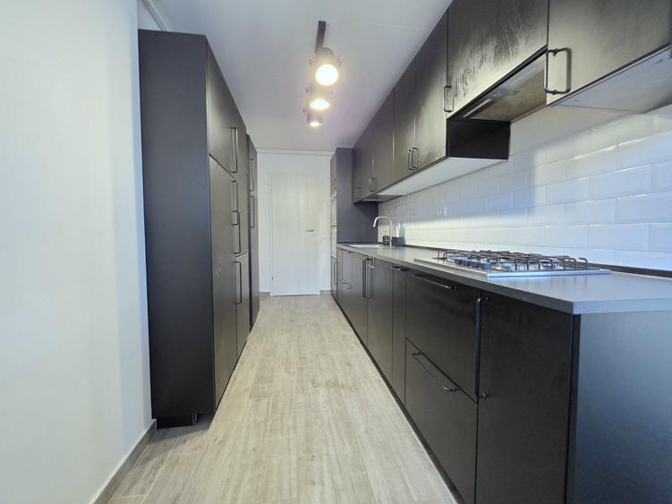 Apartament cu 3 camere decomandat în Theodor Pallady