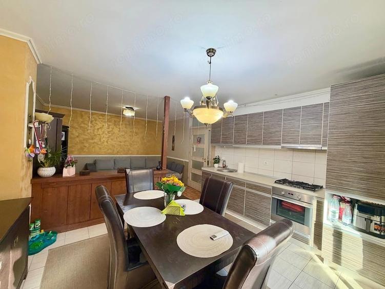 Apartament cu 3 camere semidecomandat în Buziașului