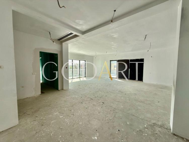 Apartament cu 4 camere decomandat în Herăstrău
