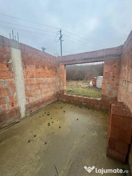 Casă cu 5 camere cu Teren 800 Mp în Tăuții-Măgherăuș