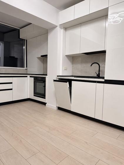 Apartament cu 2 camere decomandat, mobilat în Central
