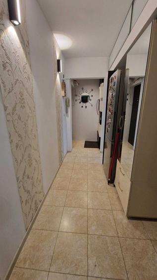 Apartament cu 2 camere semidecomandat în Strejnicu