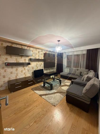 Apartament cu 3 camere decomandat, mobilat în Craiovița Nouă
