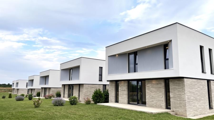 Casă individuală cu 5 camere cu Canalizare în Est