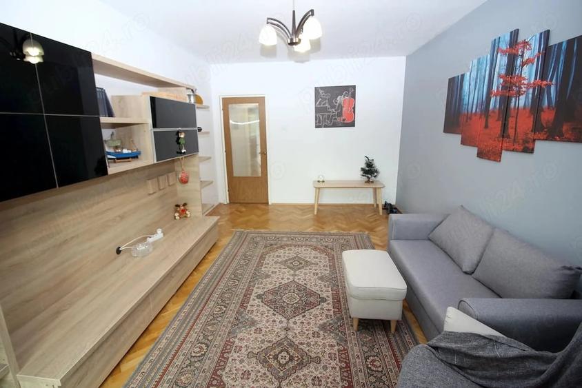 Apartament cu 3 camere decomandat în Mihai Bravu