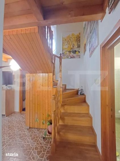 Casă cu 5 camere cu Teren 2800 Mp în Moldovenești