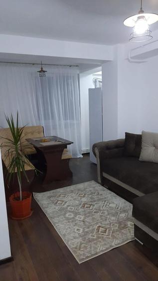 Apartament cu 2 camere semidecomandat, mobilat în Brazda lui Novac