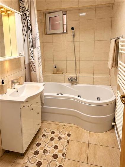 Apartament cu 3 camere decomandat, mobilat în Centrul Civic