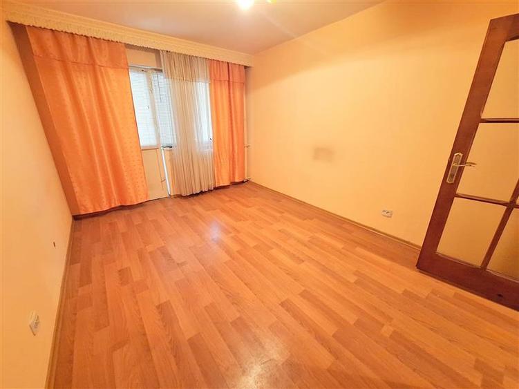 Apartament 2 semidecomandate, etaj 3 din 4, zona Miron Costin - 1