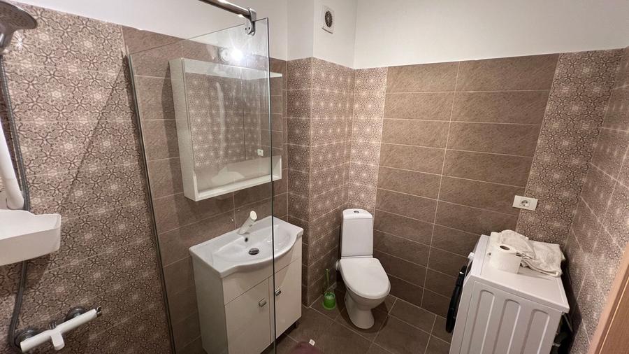 Apartament cu 2 camere semidecomandat, mobilat în Păcii